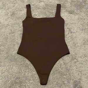Aritzia Babaton Contour Bodysuit